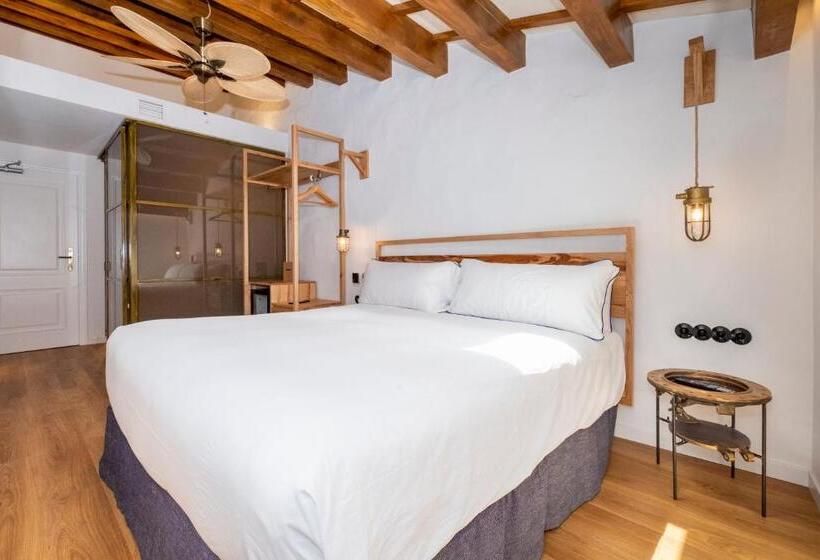 스위트 킹사이즈 침대, Nao Catedral Boutique