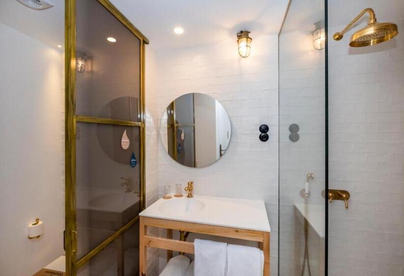 스위트 킹사이즈 침대, Nao Catedral Boutique