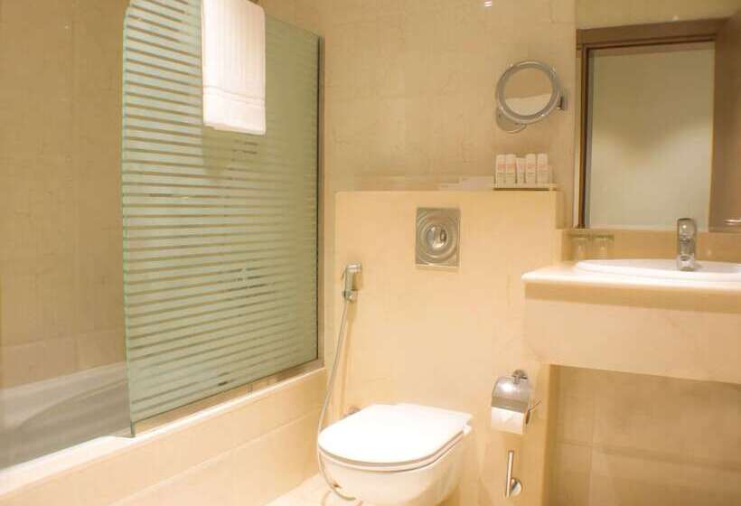 プールの見えるスーペリアルーム, Radisson Blu Resort, Al Khobar Half Moon Bay