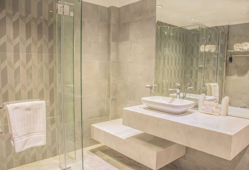 수피리어 룸 풀장 전망, Radisson Blu Resort, Al Khobar Half Moon Bay