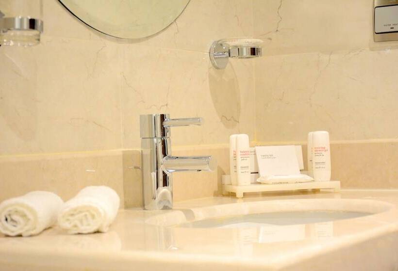 プールの見えるスーペリアルーム, Radisson Blu Resort, Al Khobar Half Moon Bay