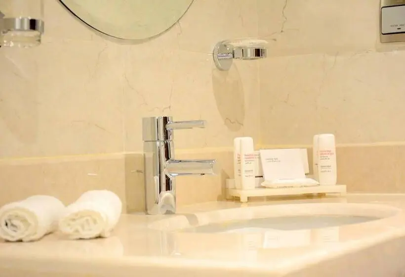 プールの見えるスーペリアルーム, Radisson Blu Resort, Al Khobar Half Moon Bay