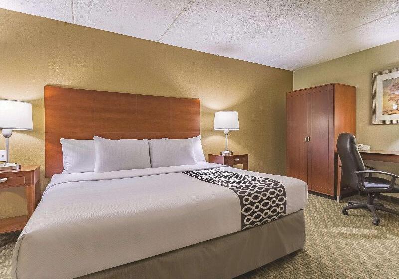 プールの見えるスーペリアルーム, Radisson Blu Resort, Al Khobar Half Moon Bay