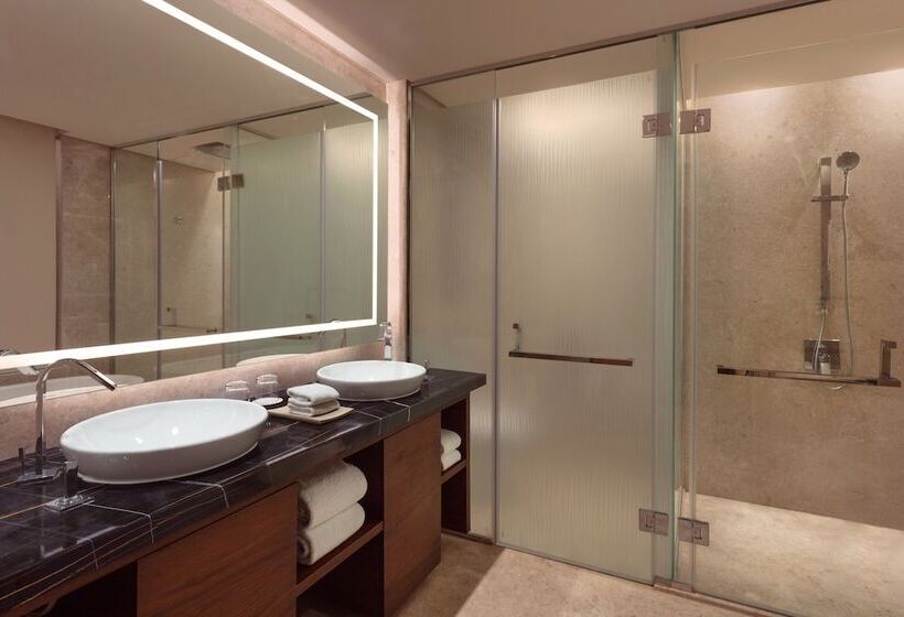 סוויטה דלוקס, Sheraton Grand Bengaluru Whitefield Hotel & Convention Center