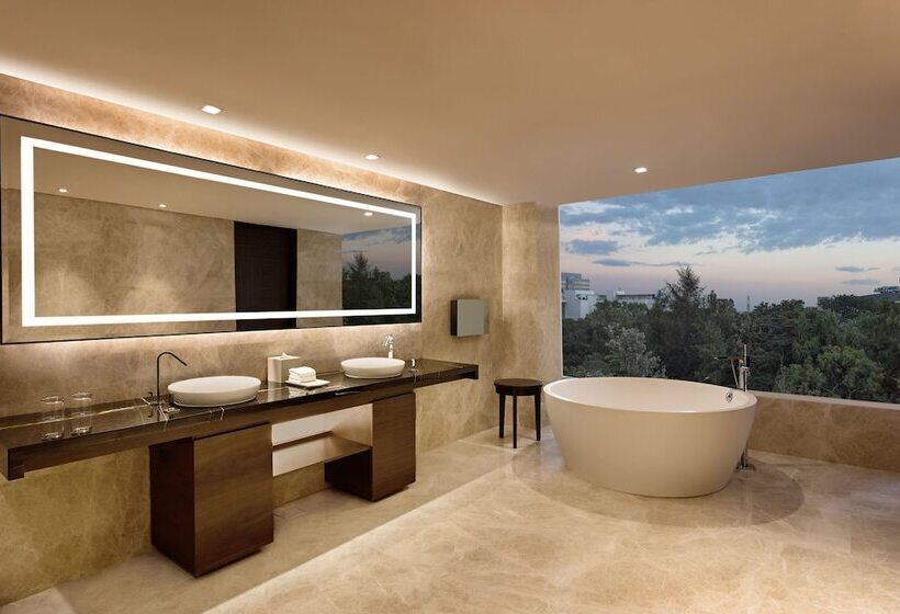 이그제큐티브 스위트, Sheraton Grand Bengaluru Whitefield Hotel & Convention Center