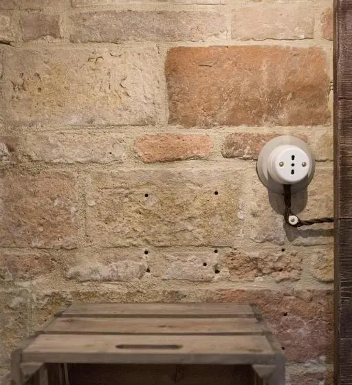 اتاق لوکس, Terra Di Gradara