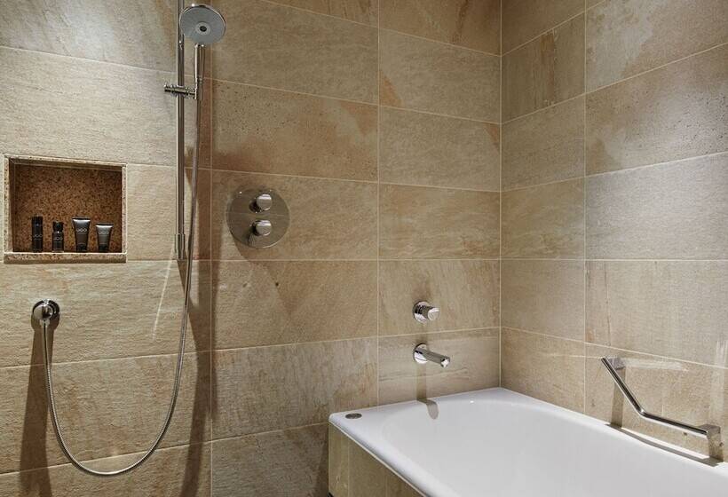 اتاق پرمیوم, The Thousand Kyoto