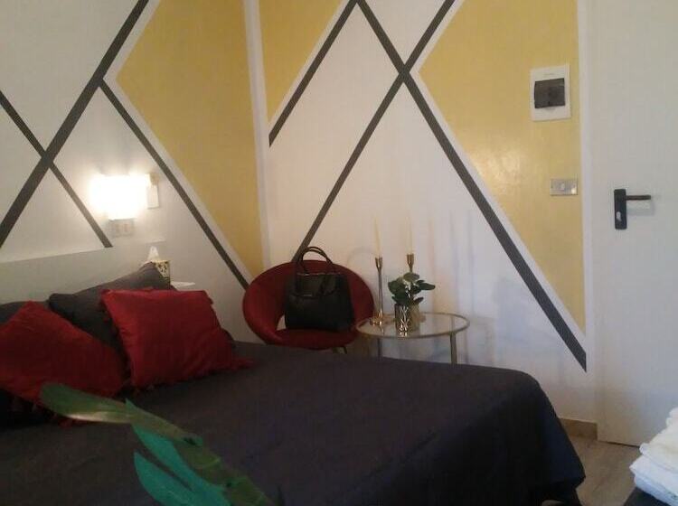 חדר אקונומי, Wuhostel