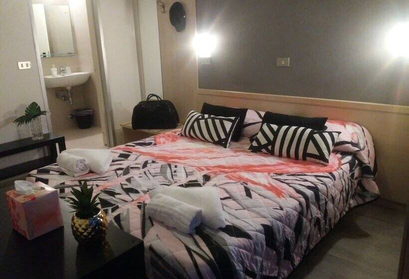 חדר סטנדרט עם מרפסת, Wuhostel