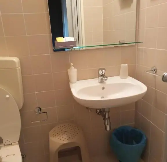Pokój Trzyosobowy Standard z Balkonem, Wuhostel