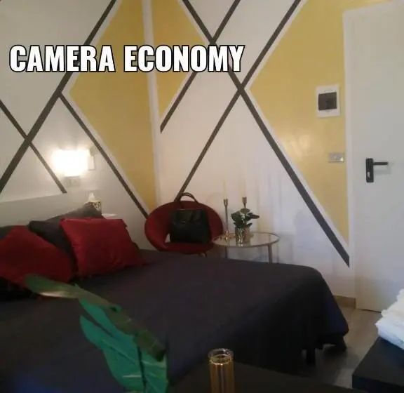 Pokój Ekonomiczny, Wuhostel