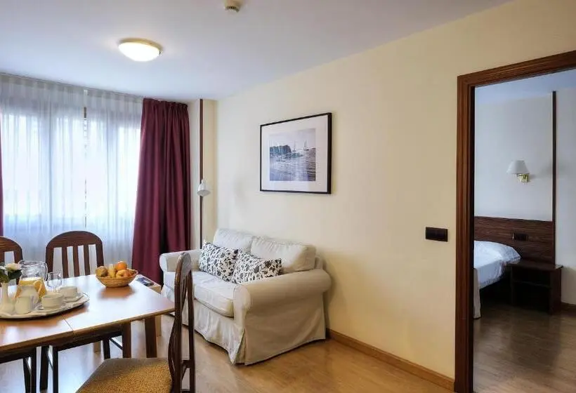 آپارتمان 1 خوابه, Y Apartamentos Arias