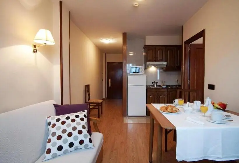 آپارتمان 1 خوابه, Y Apartamentos Arias