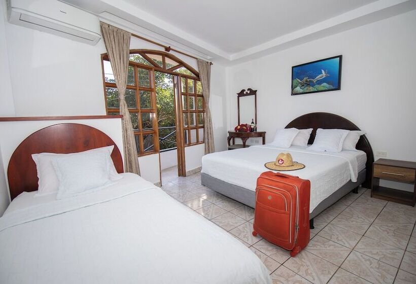 Standard Szoba, Grand Hotel Leon Marino Galapagos