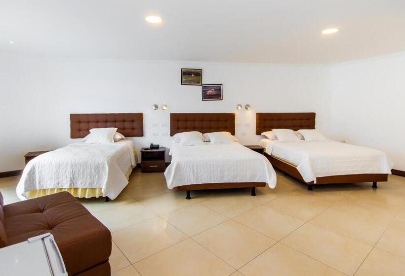 Háromágyas Superior Szoba, Grand Hotel Leon Marino Galapagos