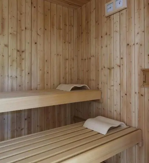 اتاق استاندارد سه تخته با چشم‌انداز باغ, Bed & Wellness Fisterre
