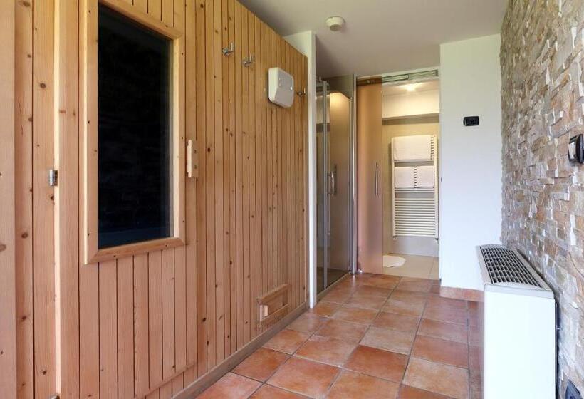 חדר סטנדרט לשלושה עם נוף לגינה, Bed & Wellness Fisterre