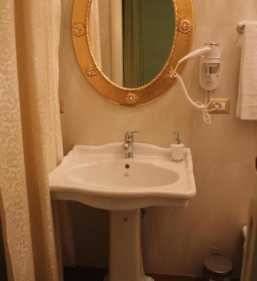 اتاق لوکس چهار تخته, Beb Mariafrancesca