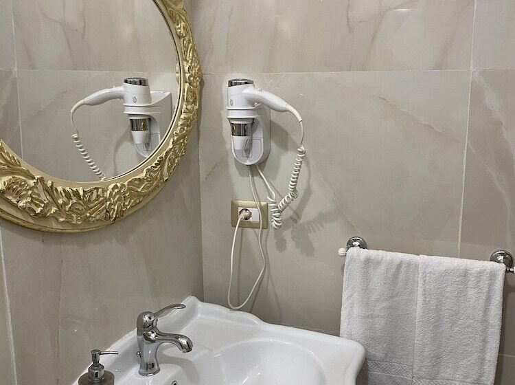 اتاق لوکس سه تخته, Beb Mariafrancesca