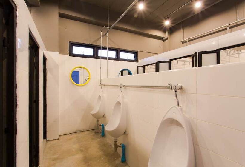 패밀리 룸 공용 욕실, Bloo Hostel