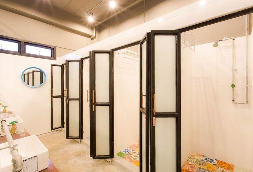 패밀리 룸 공용 욕실, Bloo Hostel