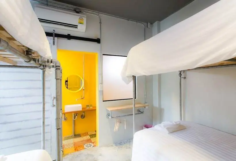 Chambre Quadruple Standard, Bloo Hostel