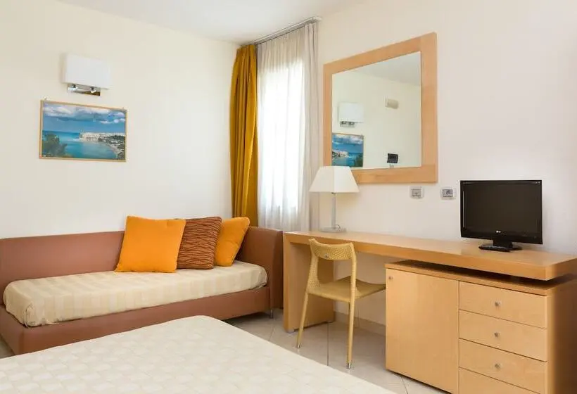 Comfort Kolmen Hengen Huone, Gusmay Resort   Hotel Cala Del Turco