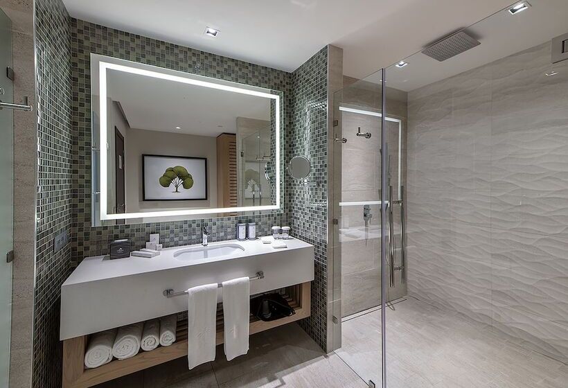 סוויטת ג'וניור עם מיטת קווין, Adults Only Club At Lopesan Costa Bávaro   All Inclusive