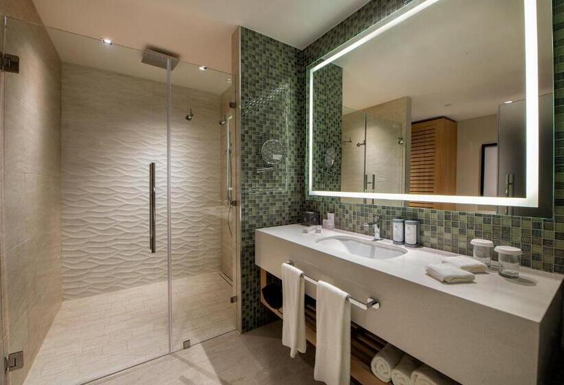 סוויטת ג'וניור עם מיטת קווין, Adults Only Club At Lopesan Costa Bávaro   All Inclusive