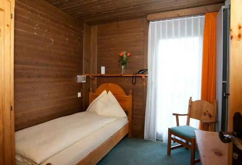 اتاق استاندارد یک نفره, Ambiente Guesthouse