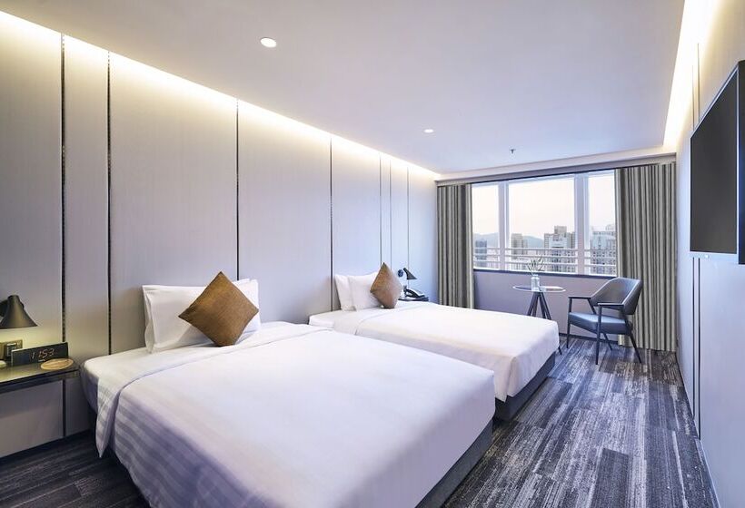 اتاق خانوادگی, Cozi Oasis