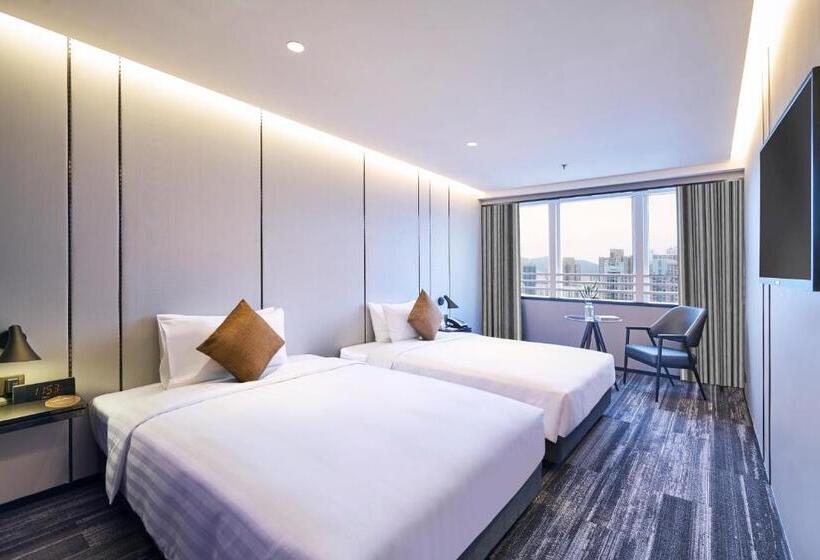 اتاق خانوادگی, Cozi Oasis