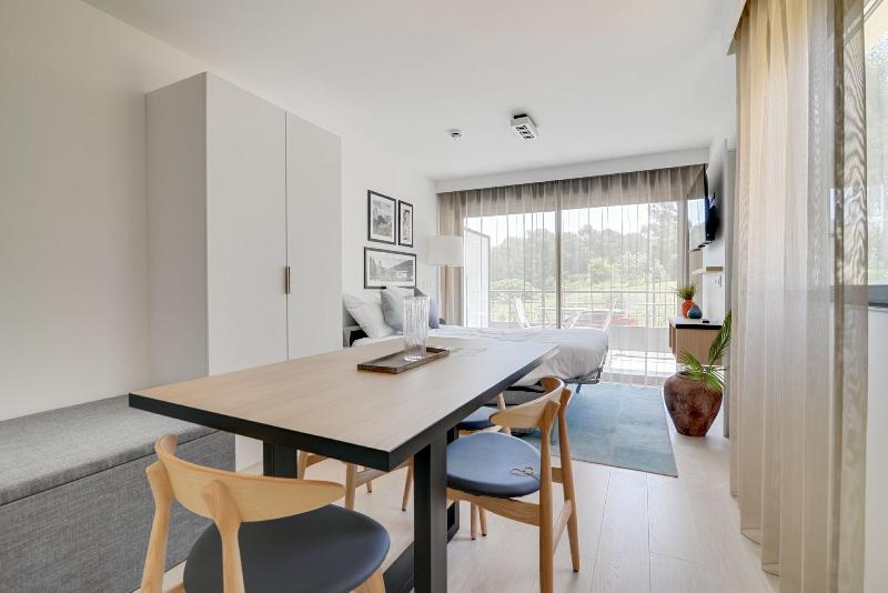 اتاق خانوادگی, Cozi Oasis