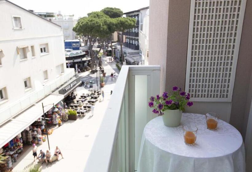 اتاق استاندارد با بالکن, Eden B&b