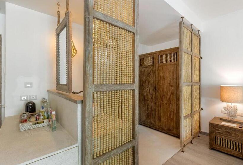 غرفة ديلوكس مزودة بشرفة, Eden Beach Khaolak Resort And Spa A Lopesan Collection Hotel   Sha Extra Plus