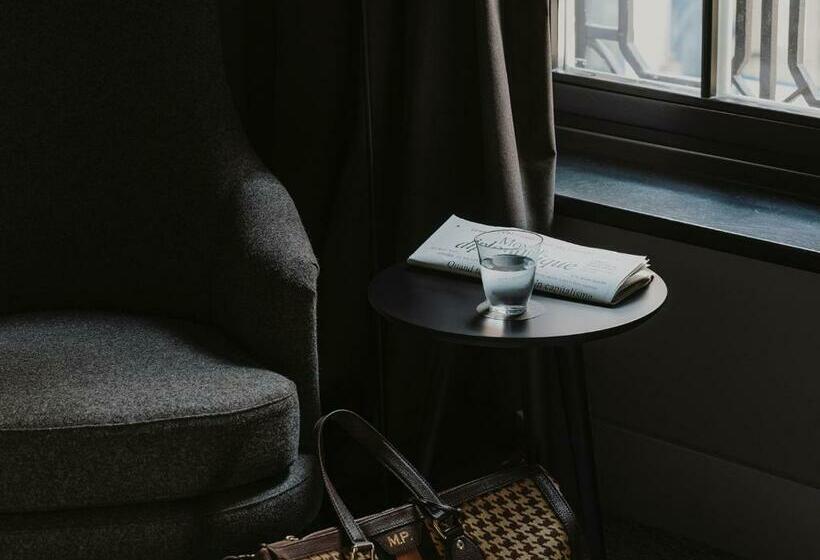 スタンダードルーム, El Moderne