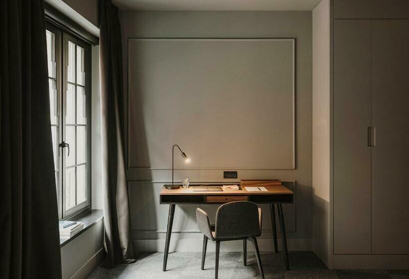 スタンダードルーム, El Moderne