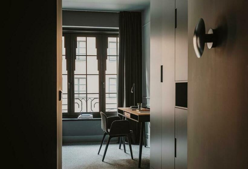 スタンダードルーム, El Moderne