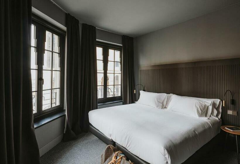 スタンダードルーム, El Moderne