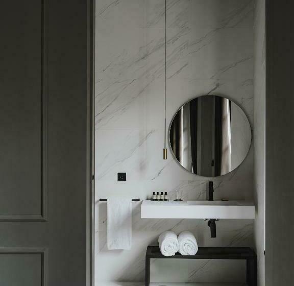 スタンダードルーム, El Moderne