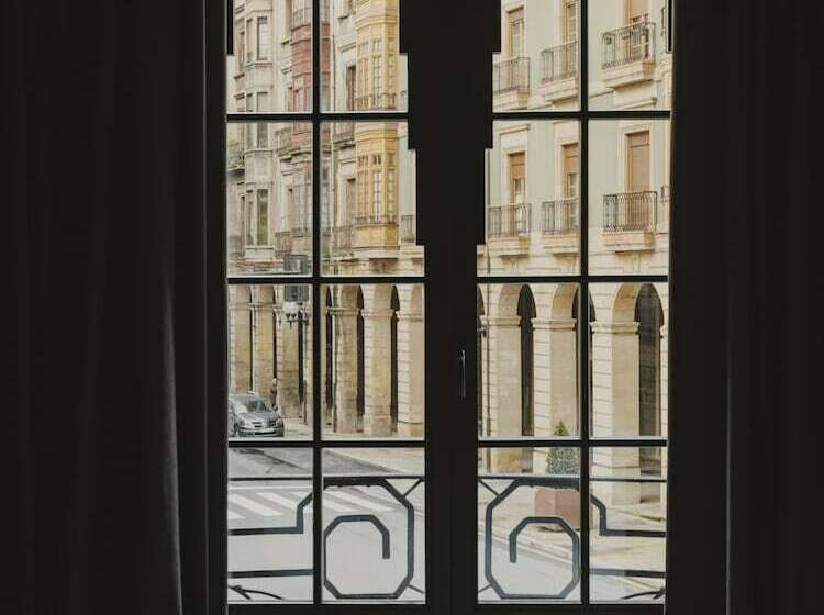 スタンダードルーム, El Moderne