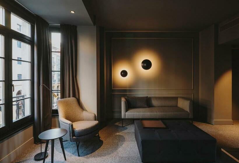 ジュニアスイート, El Moderne