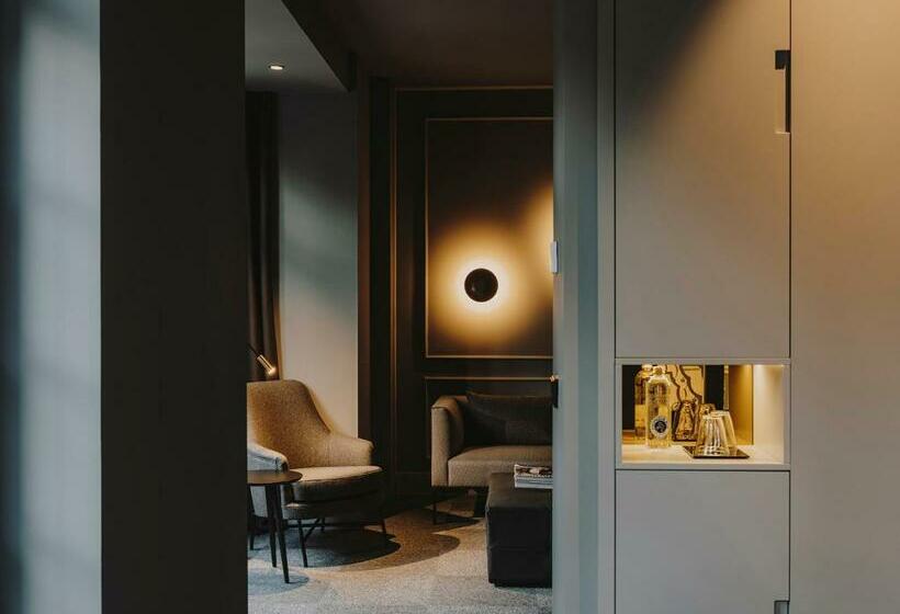 ジュニアスイート, El Moderne