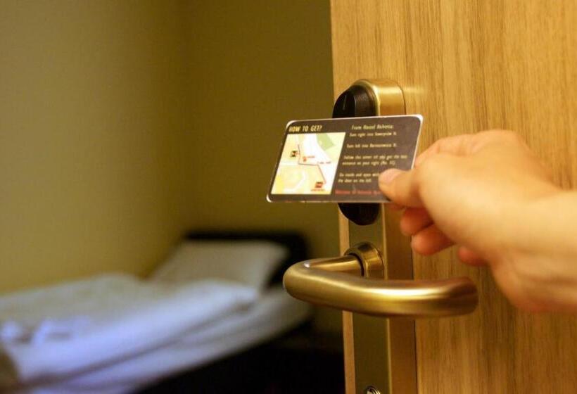 스탠다드 트리픔 룸 공동욕실, Helvetia Plus B&b   Privates And Apartments