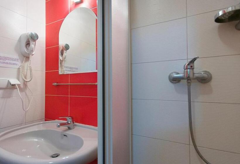 标准三人间共用浴室, Helvetia Plus B&b   Privates And Apartments