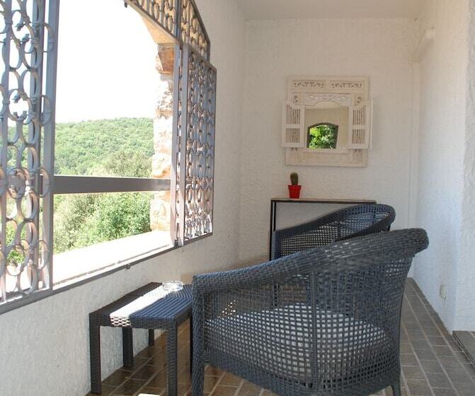 غرفة سوبيريور, Les 3 Barbus