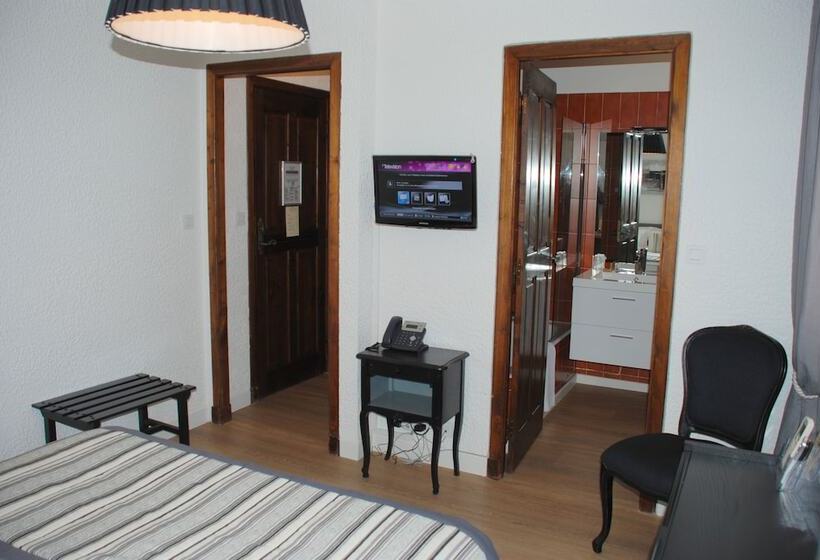 غرفة برستيج, Les 3 Barbus