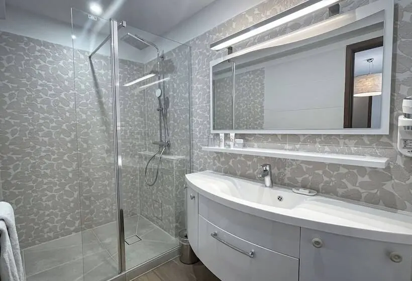 Superior Room, Les 3 Barbus