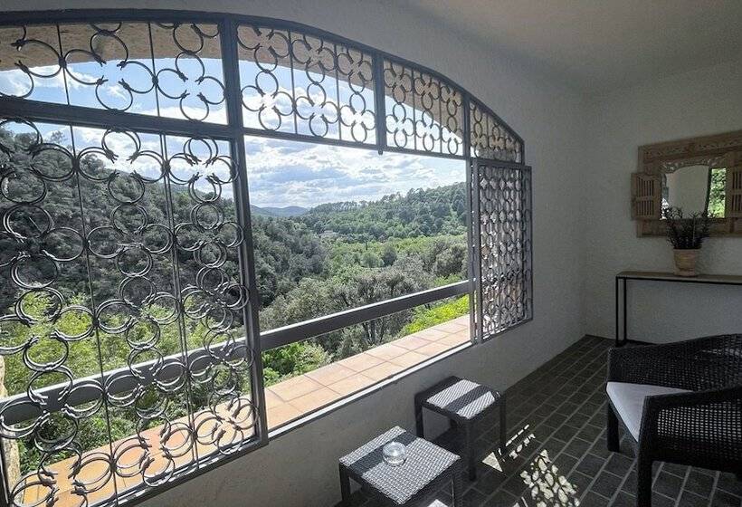 غرفة سوبيريور, Les 3 Barbus