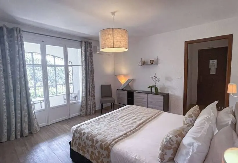 Superior Room, Les 3 Barbus